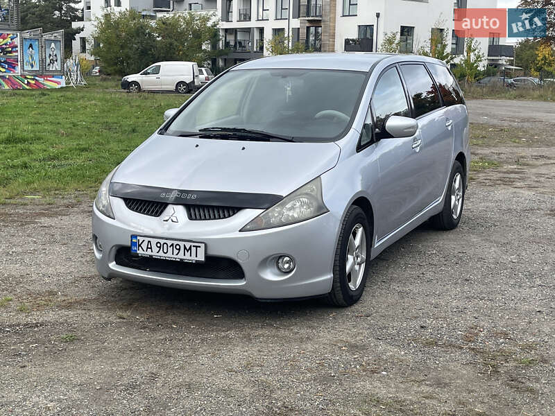 Минивэн Mitsubishi Grandis 2004 в Киеве фото Минивэн Mitsubishi Grandis 2004 в Киеве
