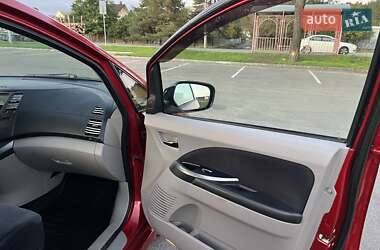 Минивэн Mitsubishi Grandis 2007 в 
