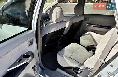 Минивэн Mitsubishi Grandis 2005 в 