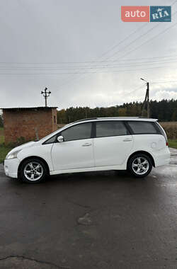 Минивэн Mitsubishi Grandis 2008 в 