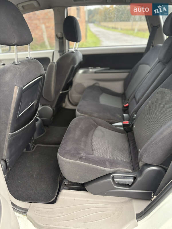 Мінівен Mitsubishi Grandis 2008 в Зорі фото 7 Мінівен Mitsubishi Grandis 2008 в Зорі