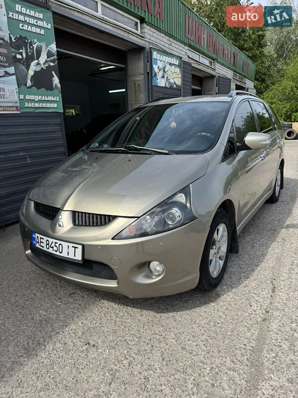 Мінівен Mitsubishi Grandis 2007 в Кам'янському