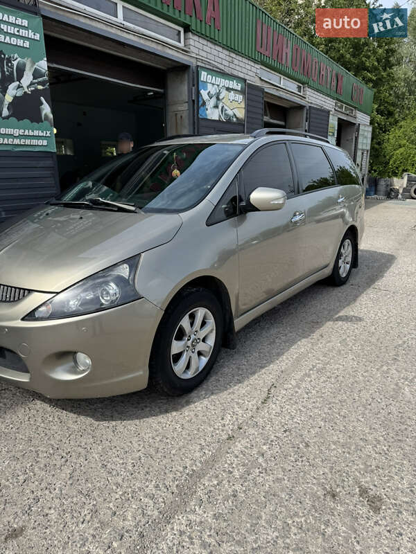 Мінівен Mitsubishi Grandis 2007 в Кам'янському