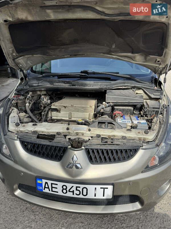 Мінівен Mitsubishi Grandis 2007 в Кам'янському