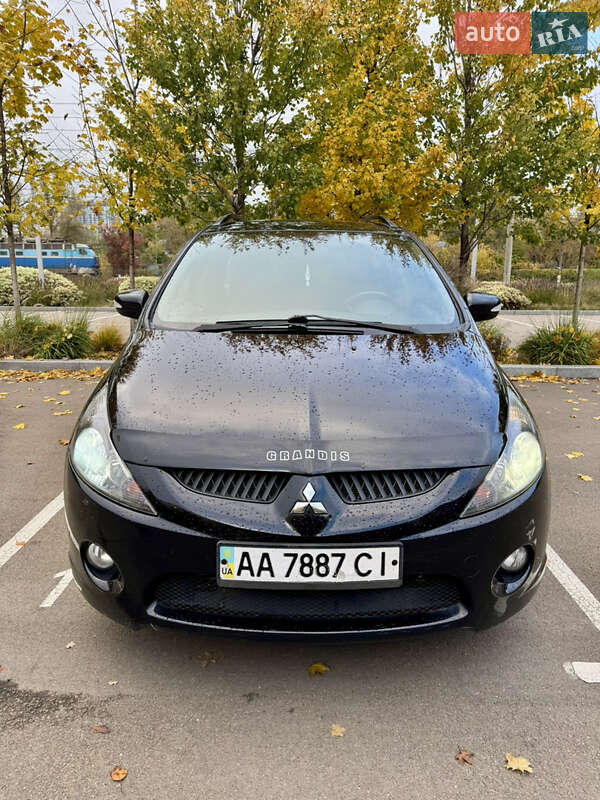 Мінівен Mitsubishi Grandis 2007 в Києві фото 3 Мінівен Mitsubishi Grandis 2007 в Києві