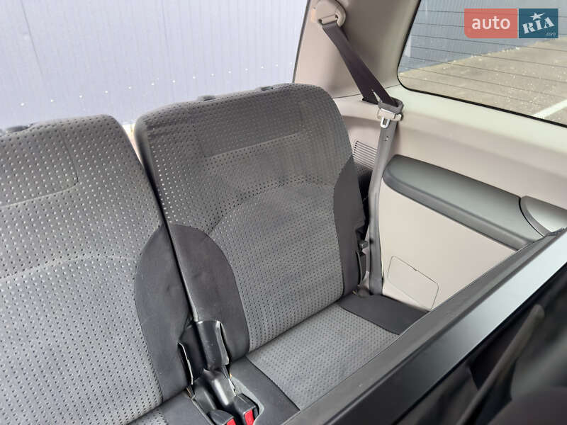 Мінівен Mitsubishi Grandis 2007 в Києві фото 26 Мінівен Mitsubishi Grandis 2007 в Києві