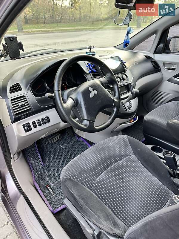 Мінівен Mitsubishi Grandis 2006 в Нікополі