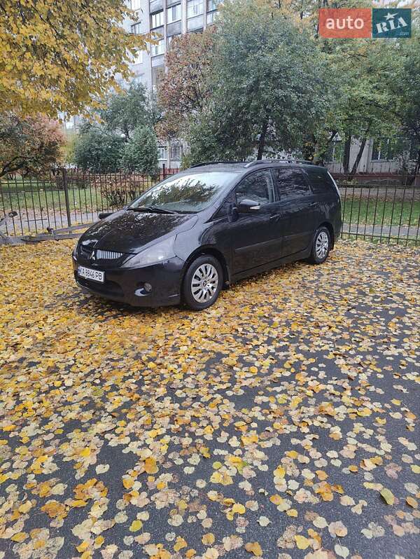 Mitsubishi Grandis 2005