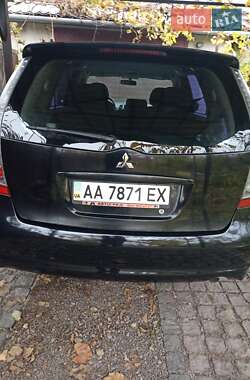 Минивэн Mitsubishi Grandis 2008 в 
