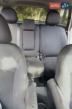 Минивэн Mitsubishi Grandis 2006 в  фото 15 Минивэн Mitsubishi Grandis 2006 в