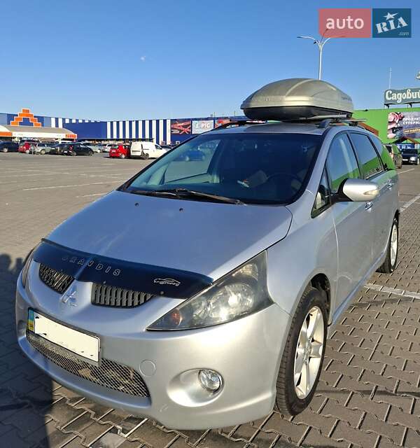 Минивэн Mitsubishi Grandis 2006 в Черновцах