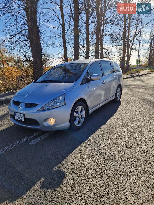 Минивэн Mitsubishi Grandis 2008 в Могилев-Подольске