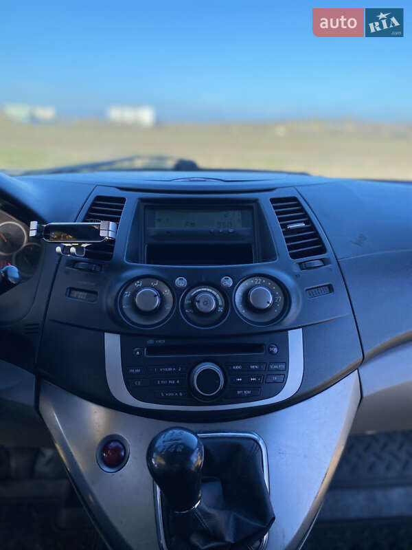 Минивэн Mitsubishi Grandis 2007 в Покрове