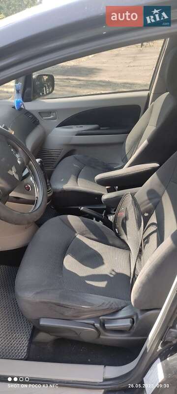 Минивэн Mitsubishi Grandis 2006 в Киеве