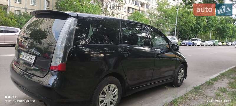 Минивэн Mitsubishi Grandis 2006 в Киеве