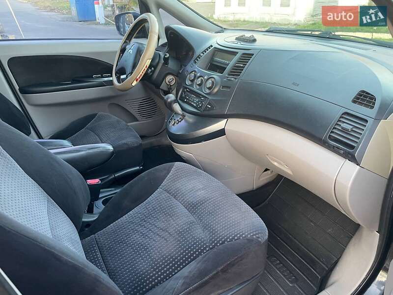 Минивэн Mitsubishi Grandis 2006 в Николаеве