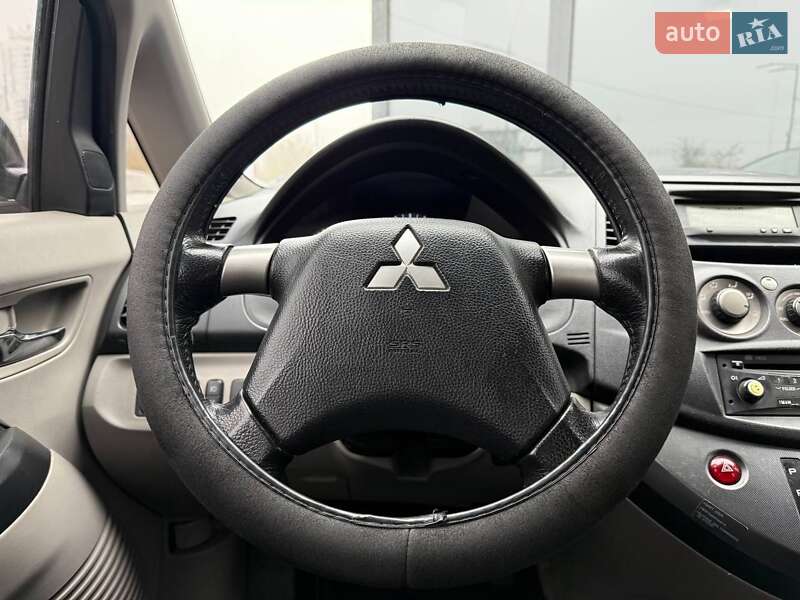 Минивэн Mitsubishi Grandis 2006 в Киеве фото 15 Минивэн Mitsubishi Grandis 2006 в Киеве