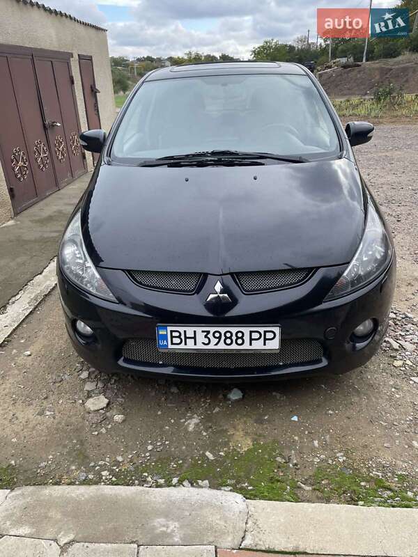 Mitsubishi Grandis 2006