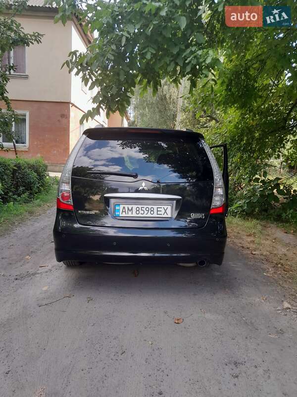 Минивэн Mitsubishi Grandis 2008 в Звягеле