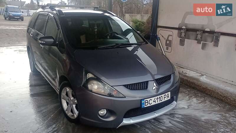 Mitsubishi Grandis 2007