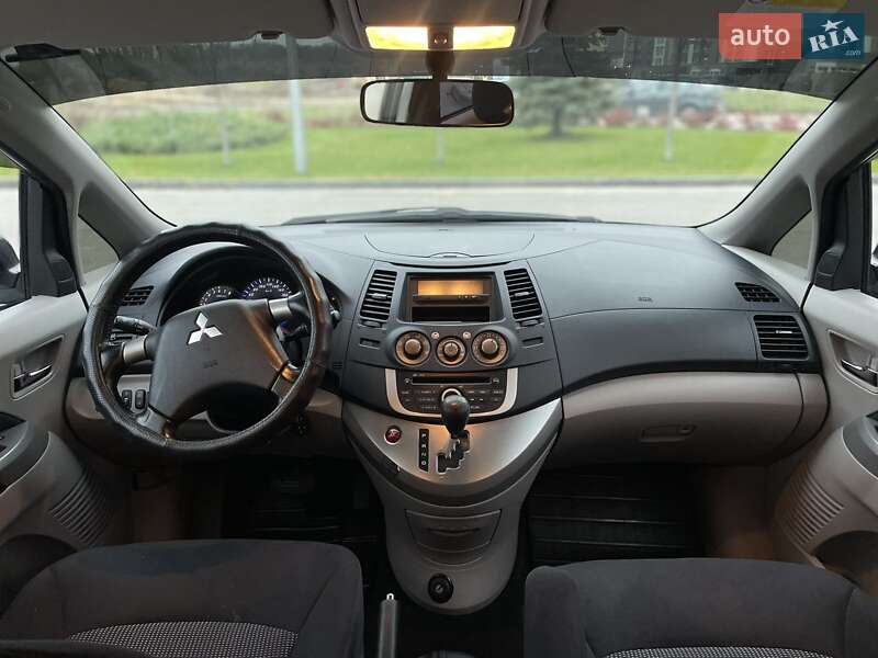 Минивэн Mitsubishi Grandis 2008 в Днепре фото 16 Минивэн Mitsubishi Grandis 2008 в Днепре