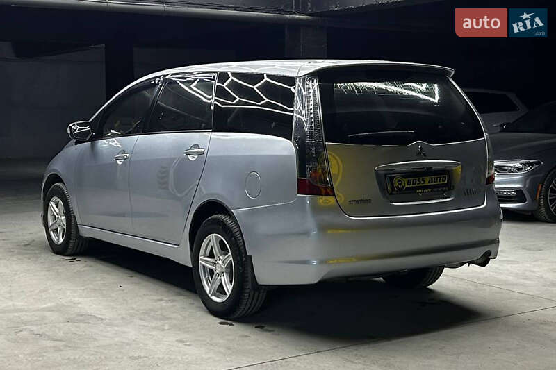 Минивэн Mitsubishi Grandis 2008 в Черновцах