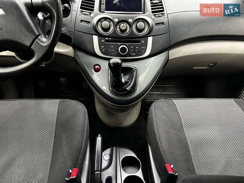 Минивэн Mitsubishi Grandis 2008 в Черновцах