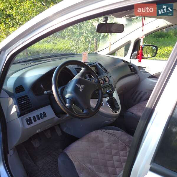 Минивэн Mitsubishi Grandis 2006 в Луцке
