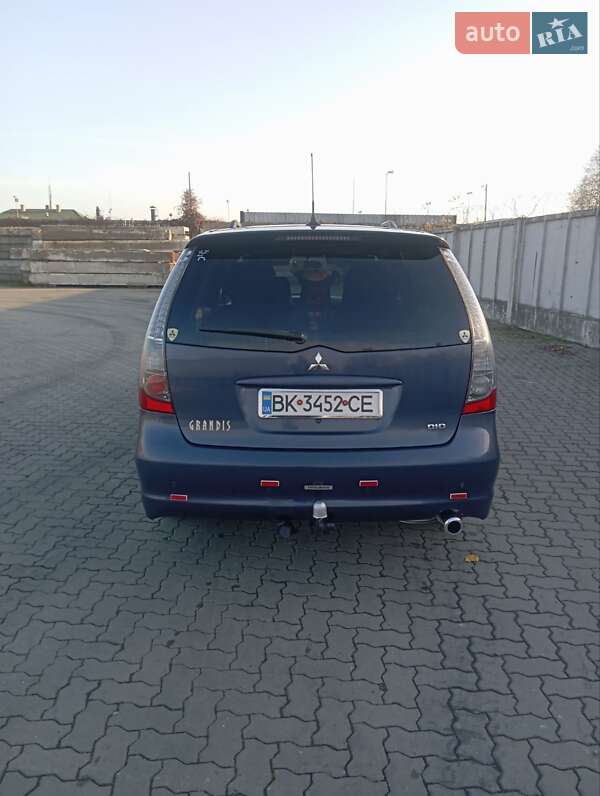 Минивэн Mitsubishi Grandis 2006 в Сарнах фото 4 Минивэн Mitsubishi Grandis 2006 в Сарнах