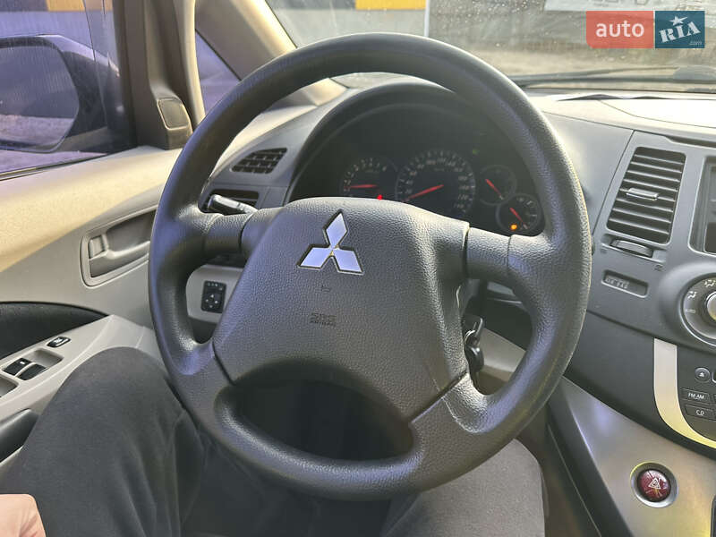 Минивэн Mitsubishi Grandis 2008 в Нежине фото 36 Минивэн Mitsubishi Grandis 2008 в Нежине