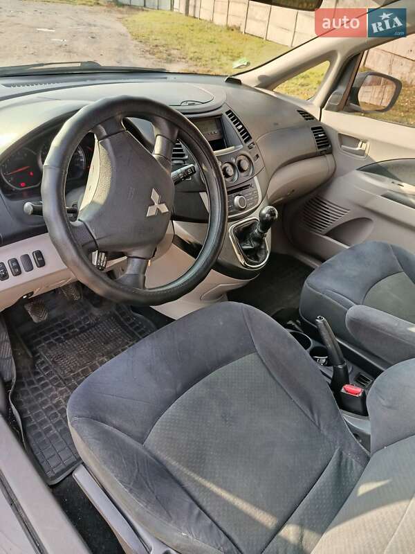 Минивэн Mitsubishi Grandis 2008 в Остроге фото 6 Минивэн Mitsubishi Grandis 2008 в Остроге