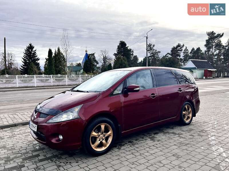 Минивэн Mitsubishi Grandis 2004 в Гатном фото 2 Минивэн Mitsubishi Grandis 2004 в Гатном