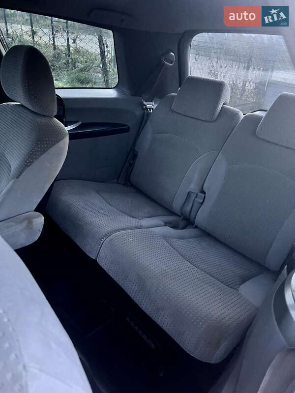 Минивэн Mitsubishi Grandis 2004 в Гатном фото 12 Минивэн Mitsubishi Grandis 2004 в Гатном