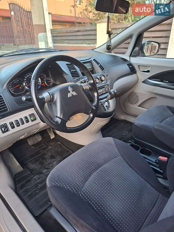Минивэн Mitsubishi Grandis 2007 в Тернополе