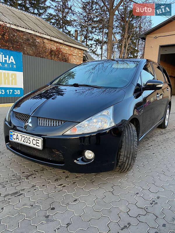 Мінівен Mitsubishi Grandis 2008 в Умані
