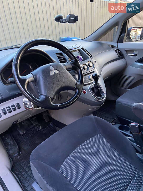 Мінівен Mitsubishi Grandis 2008 в Умані