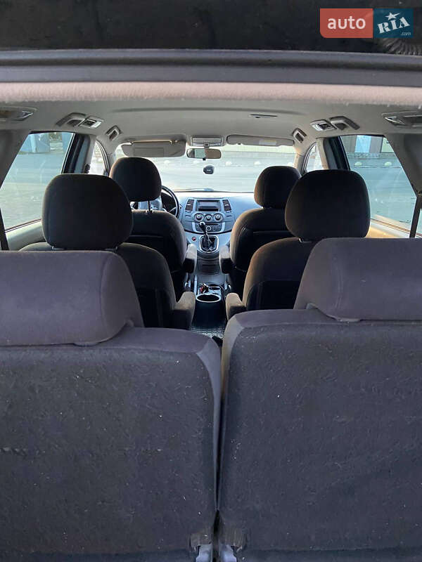 Мінівен Mitsubishi Grandis 2008 в Умані