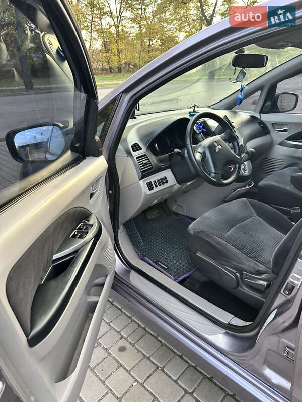 Мінівен Mitsubishi Grandis 2006 в Нікополі