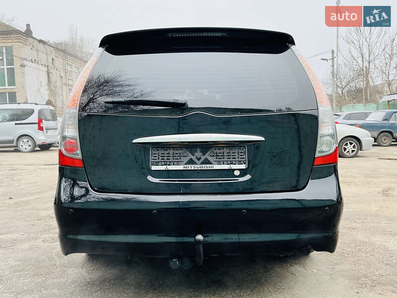 Мінівен Mitsubishi Grandis 2007 в Кам'янському