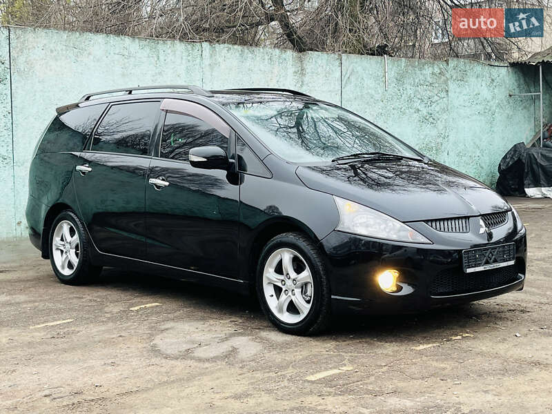 Мінівен Mitsubishi Grandis 2007 в Кам'янському