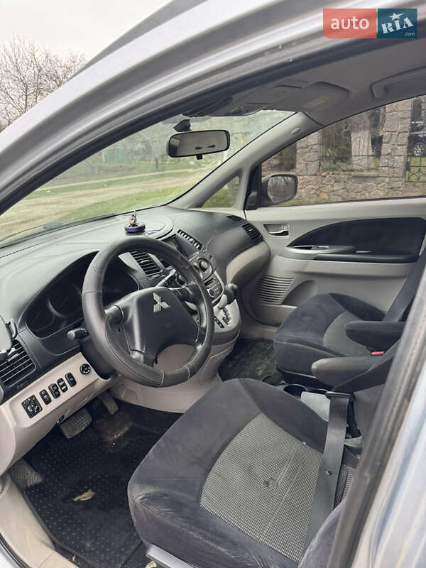 Мінівен Mitsubishi Grandis 2007 в Умані фото 5 Мінівен Mitsubishi Grandis 2007 в Умані