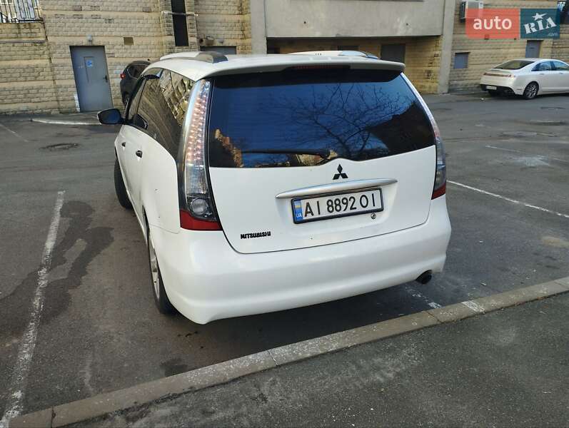 Минивэн Mitsubishi Grandis 2009 в Киеве фото 5 Минивэн Mitsubishi Grandis 2009 в Киеве