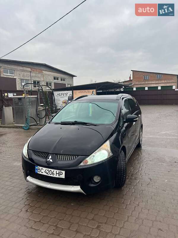 Mitsubishi Grandis 2007