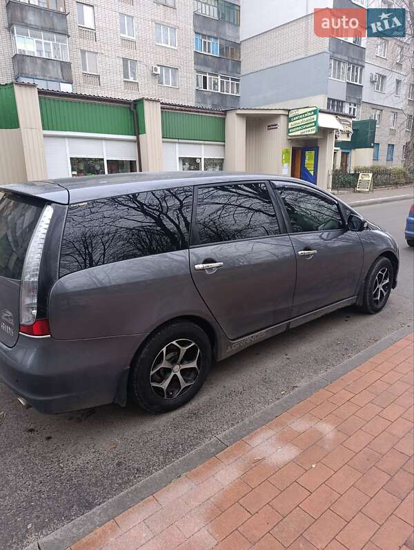 Минивэн Mitsubishi Grandis 2009 в Кременчуге фото 2 Минивэн Mitsubishi Grandis 2009 в Кременчуге