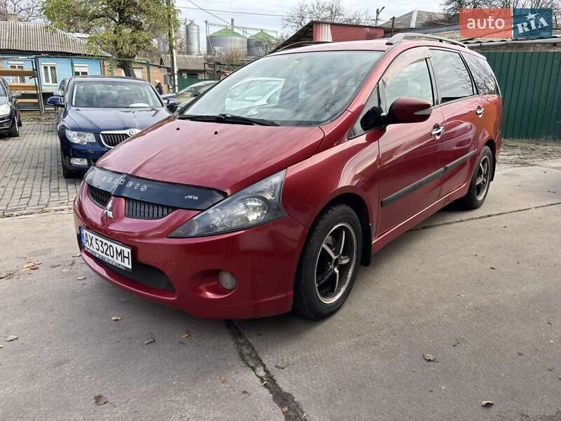 Mitsubishi Grandis 2006