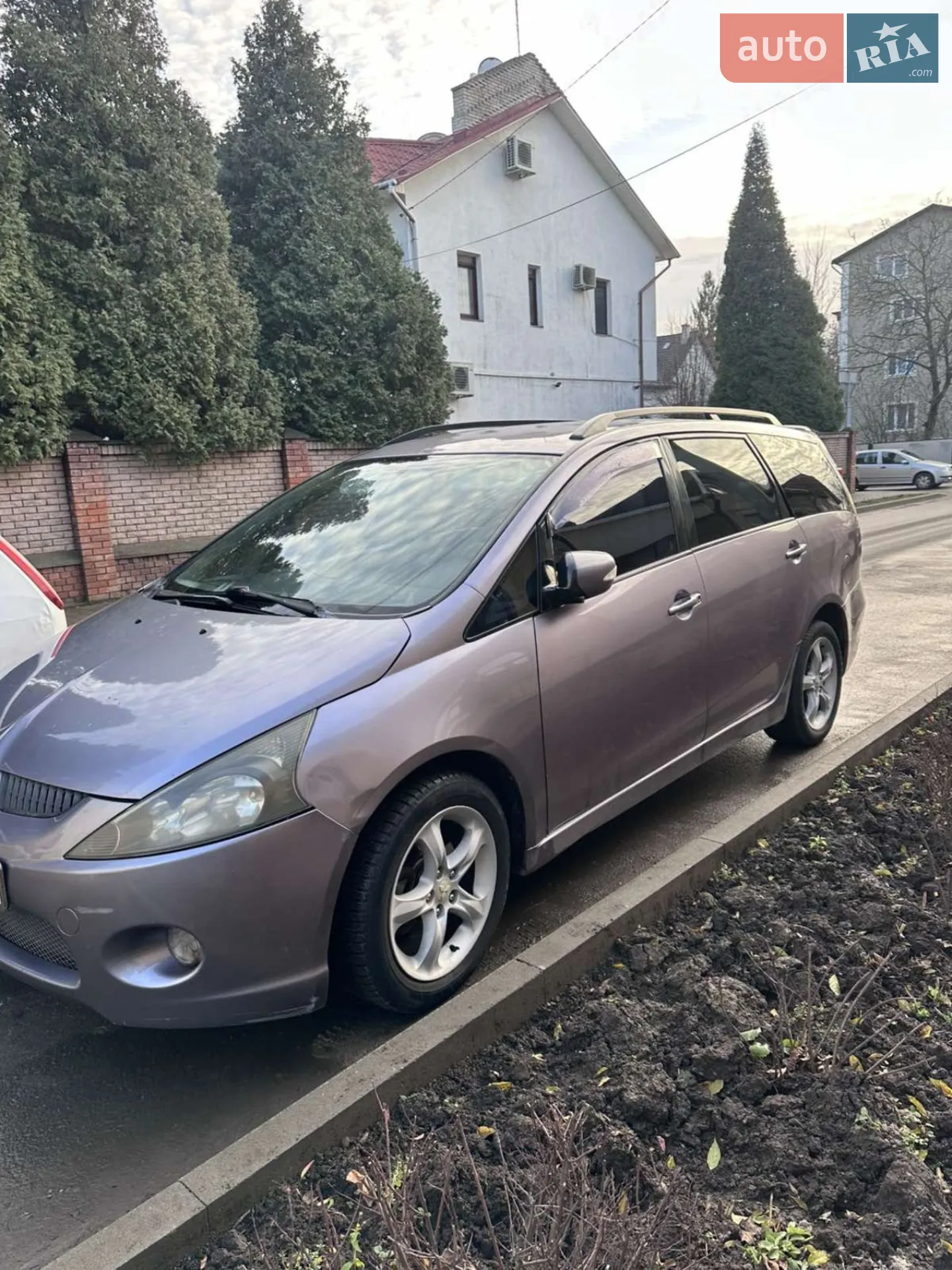 Mitsubishi Grandis 2004