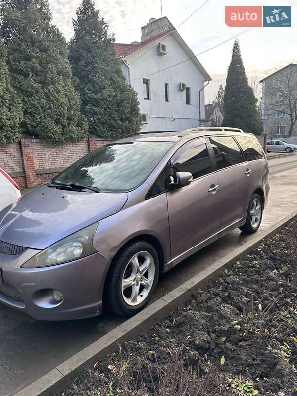 Mitsubishi Grandis 2004