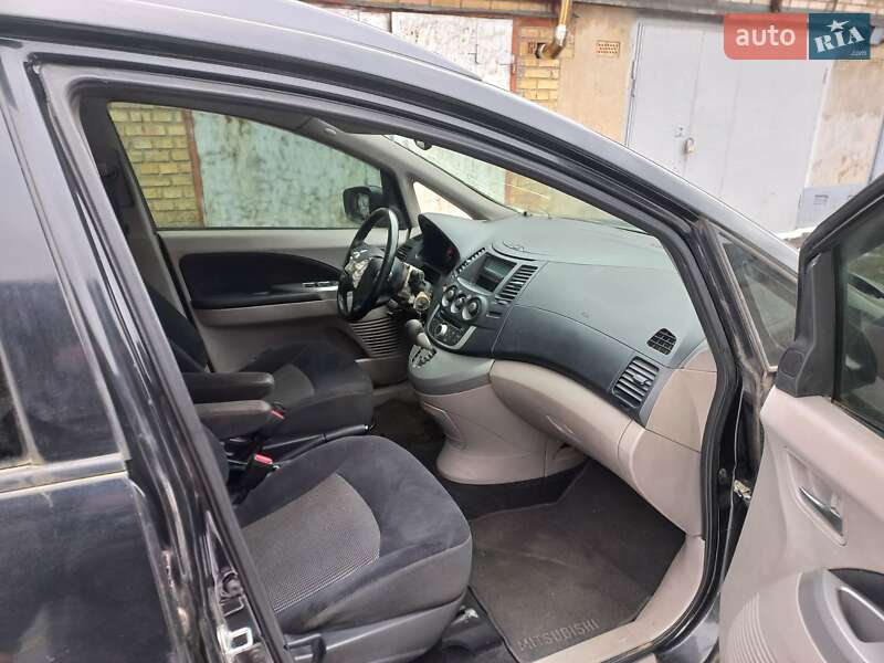 Мінівен Mitsubishi Grandis 2008 в Києві