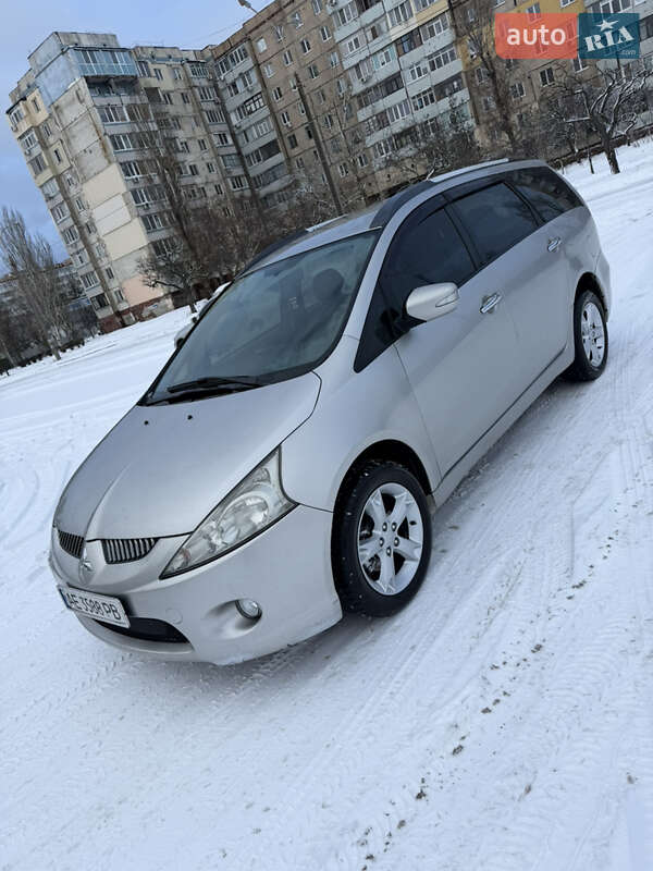 Mitsubishi Grandis 2007