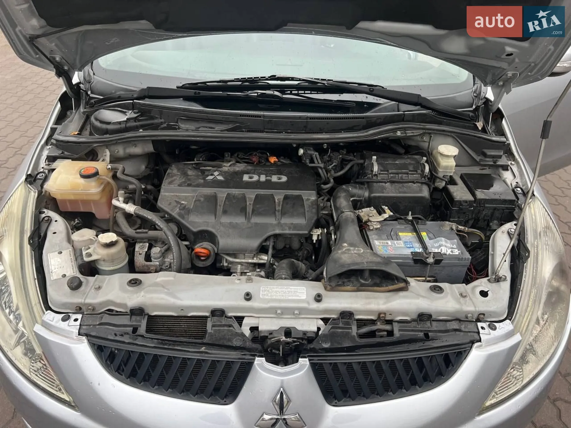 2010 Mitsubishi Grandis - мініатюра 23